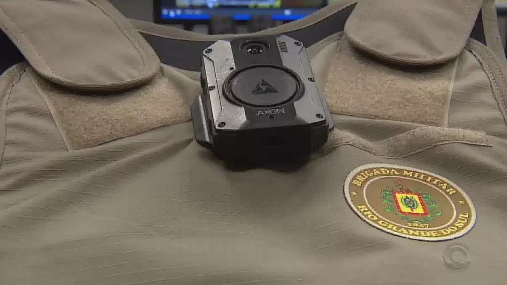 Antecedent Not fashionable plans Policiais militares de Porto Alegre devem contar com câmeras no uniforme  até o final de 2022, diz BM | ASSTBM